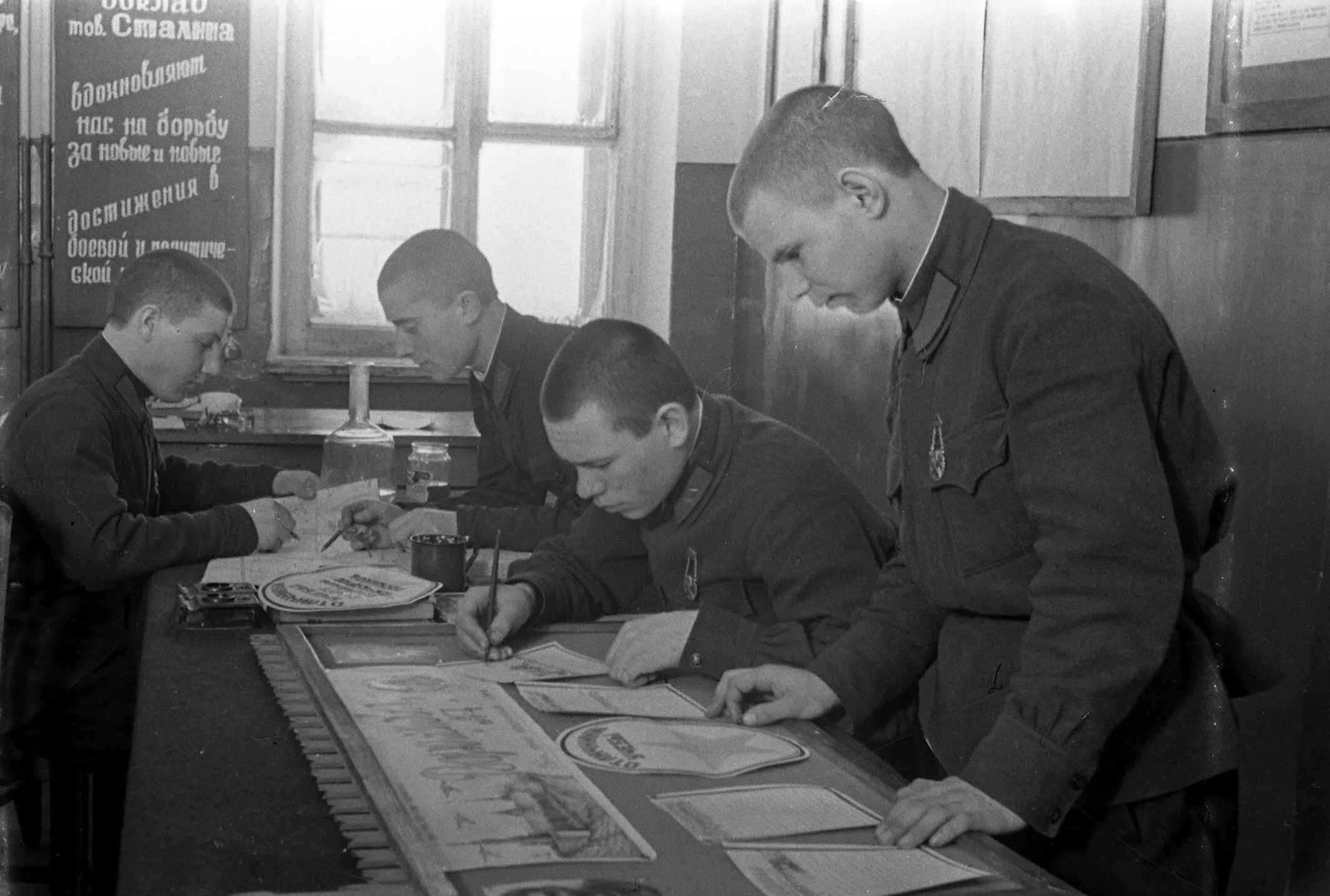 Саратовское военное пехотное училище – фронту