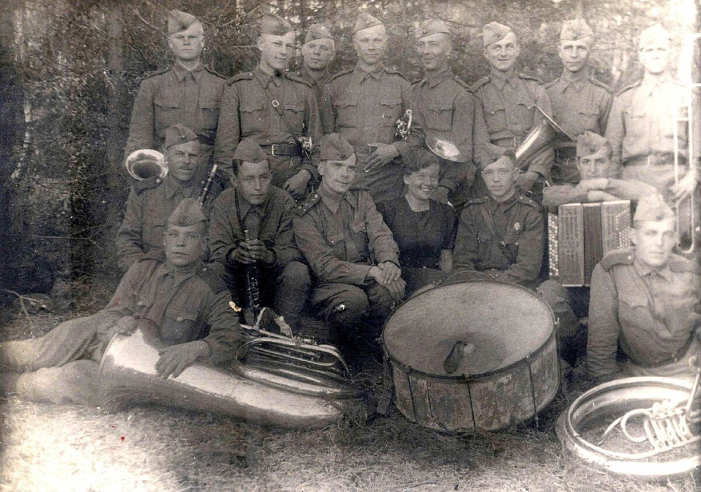 Фронтовая бригада.jpeg