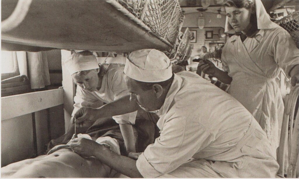 Раненые в поезде.jpg