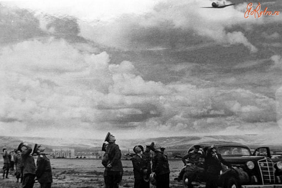 На аэродроме авиазавода.jpg