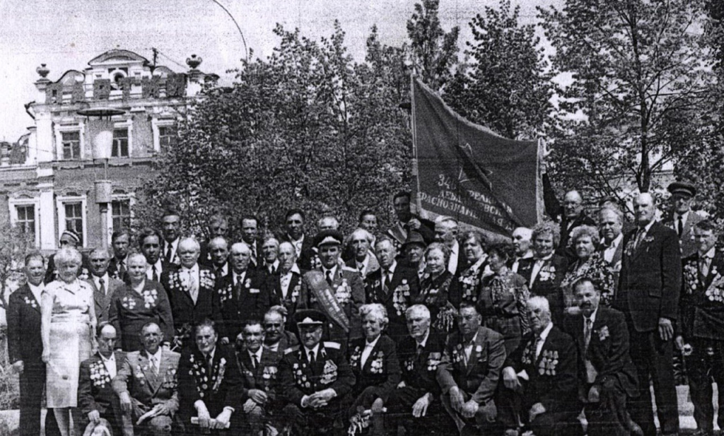 Ветераны 346-й дивизии_встреча в Вольске в 1981 году.jpg