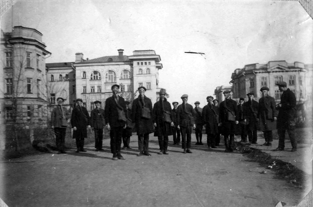 СГУ_учения военной кафедры во дворе СГУ.jpg СГУ_учения военной кафедры во дворе СГУ.jpg