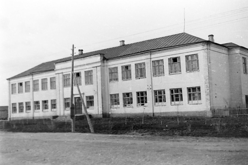 Здание, где размещался госпиталь.jpg