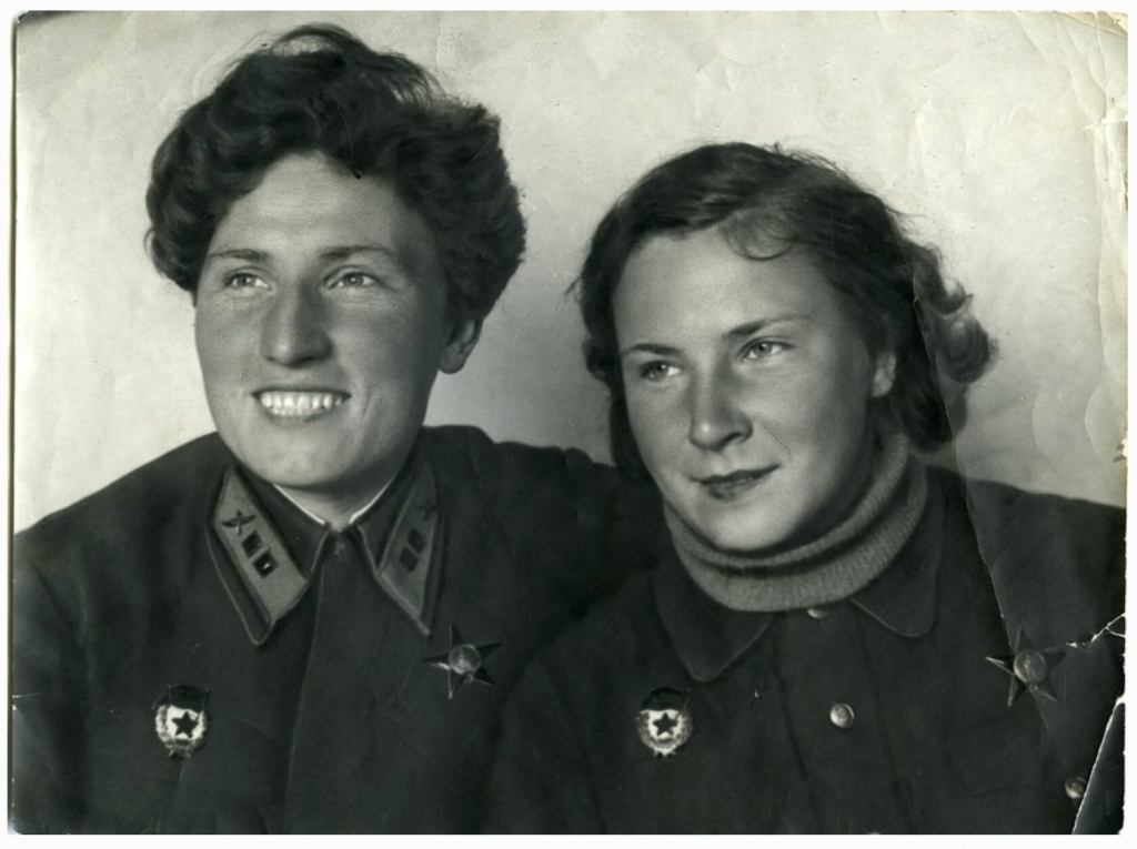 Буданова и Литвяк_не цвет.jpg Буданова и Литвяк_не цвет.jpg